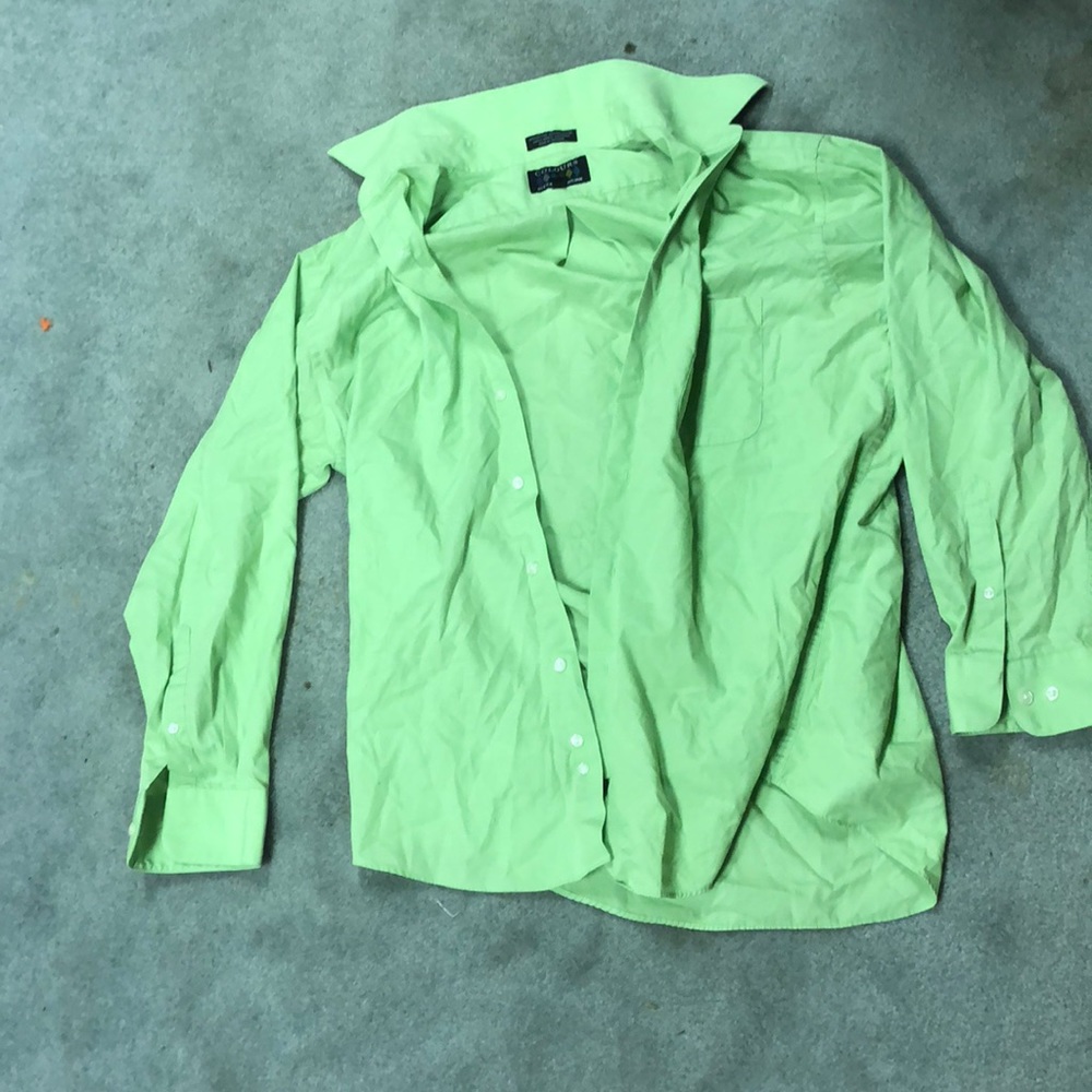 Men’s button up dress shirt